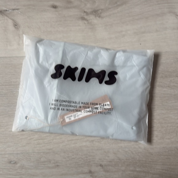 SKIMS Cotton Ribbed Boxer Shorts Size M In Opal/Light Blue NWT in packaging - Picture 5 of 6